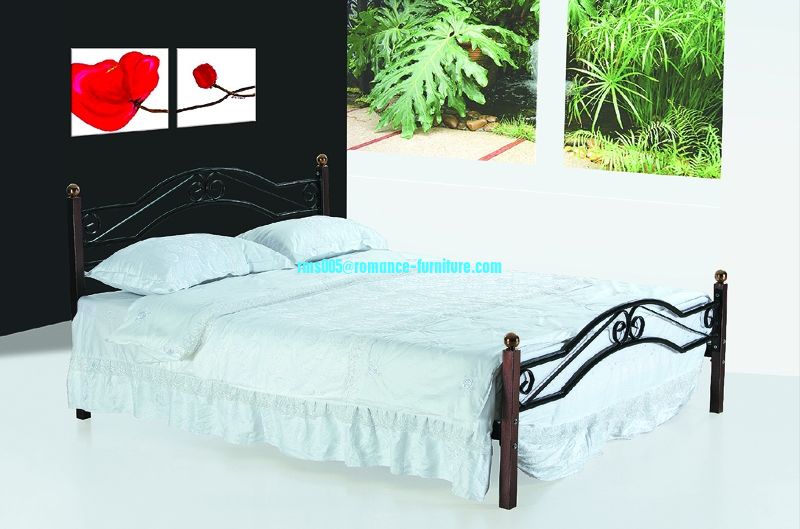 2015 new design pictures of metal double bed B001
